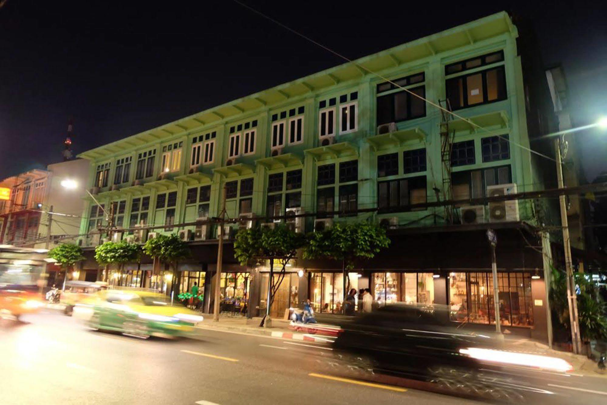 Oldtown Hostel Bangkok Exterior photo