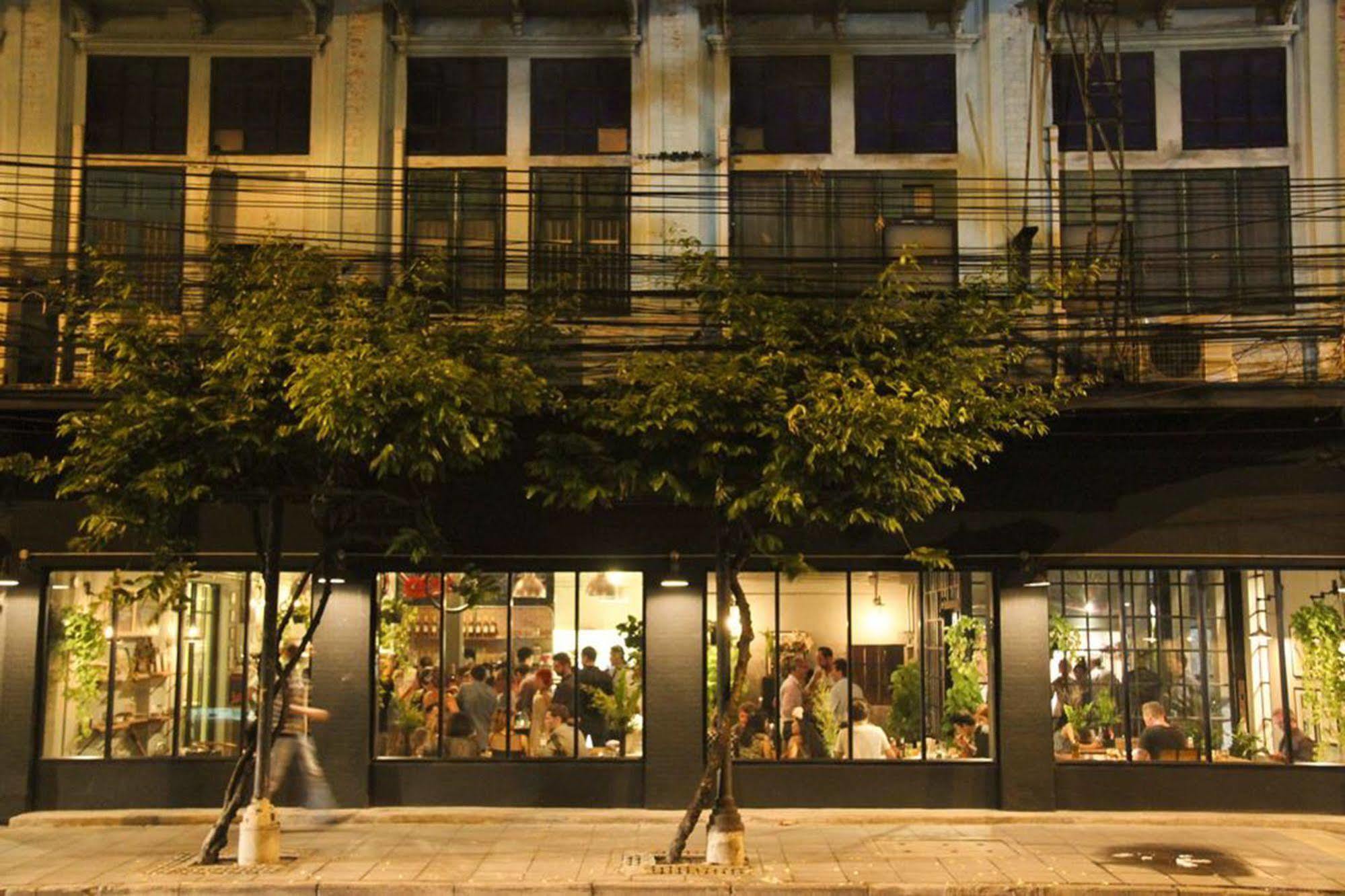 Oldtown Hostel Bangkok Exterior photo